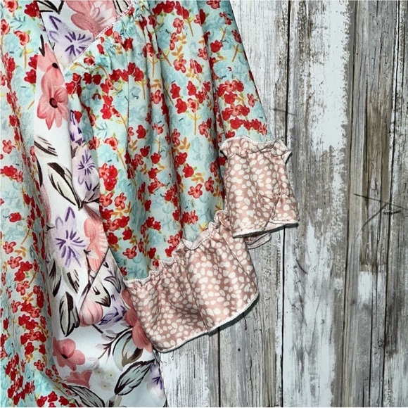 Jodifl Mixed Floral Print Blouse - Picture 4 of 6